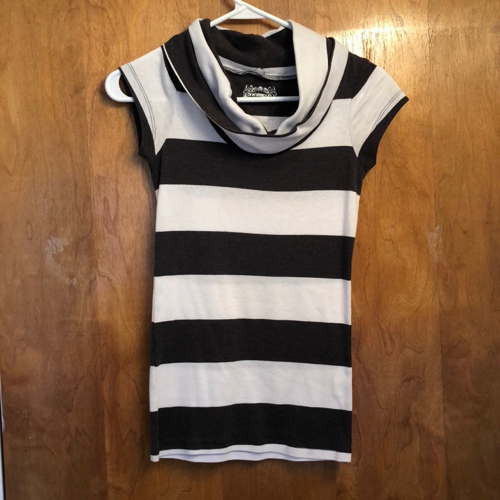 Women’s Short sleeve Sweater Top